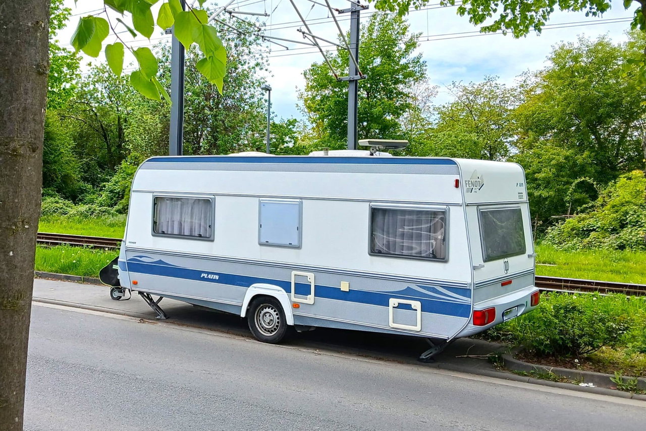 Wohnwagen parken auf öffentlichem Raum, Wohnwagen abstellen