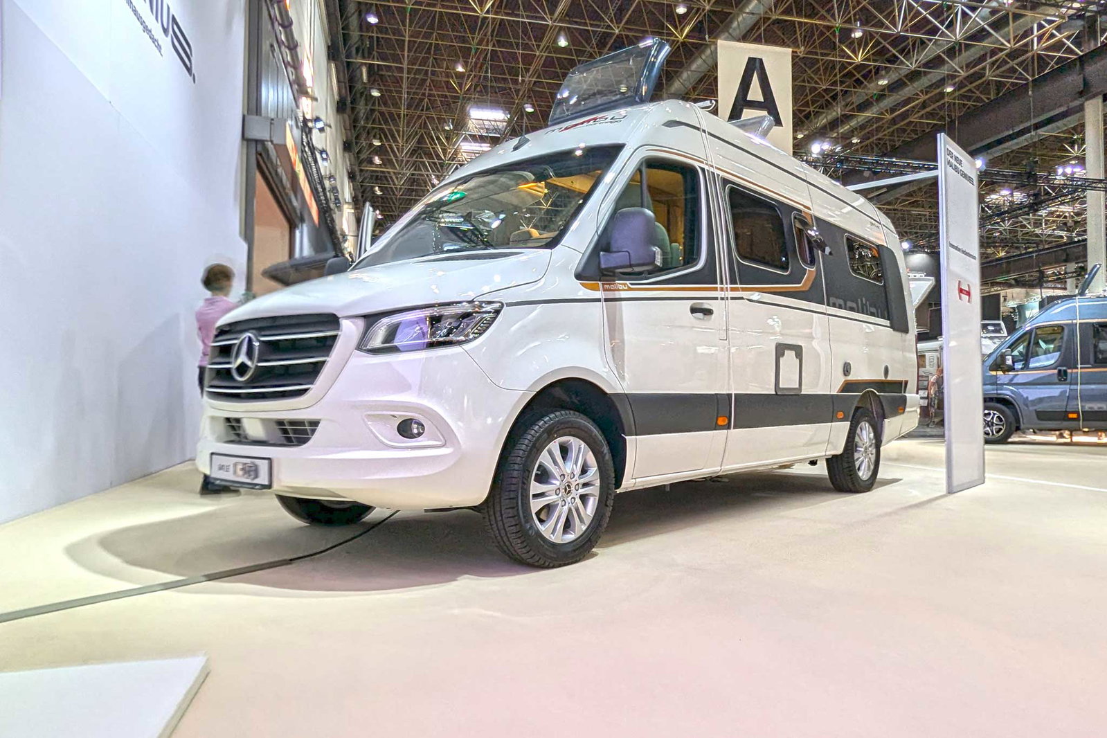 Neuheiten Caravan Salon 2024: Malibu Genius 641 LE - Kompakter Komfort mit innovativer Heckerweiterung