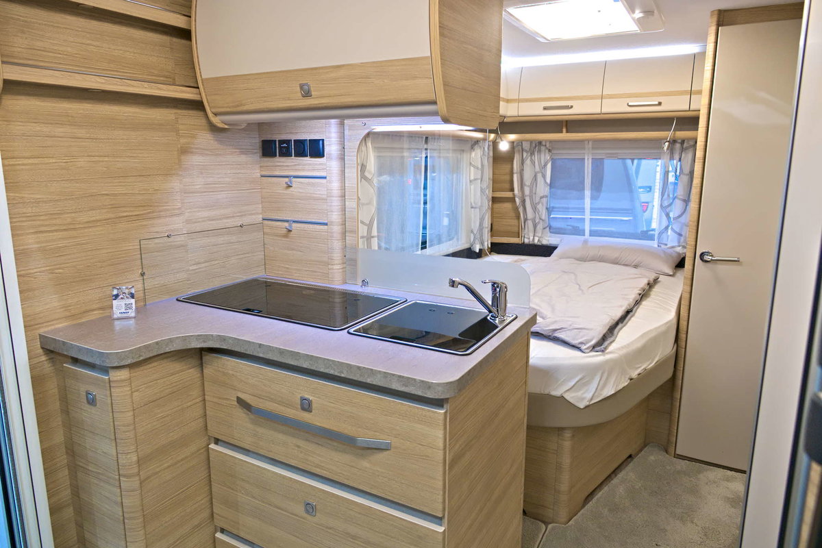 Fendt Bianco Activ 495 SFE (2025) Bett Caravan Salon 2024