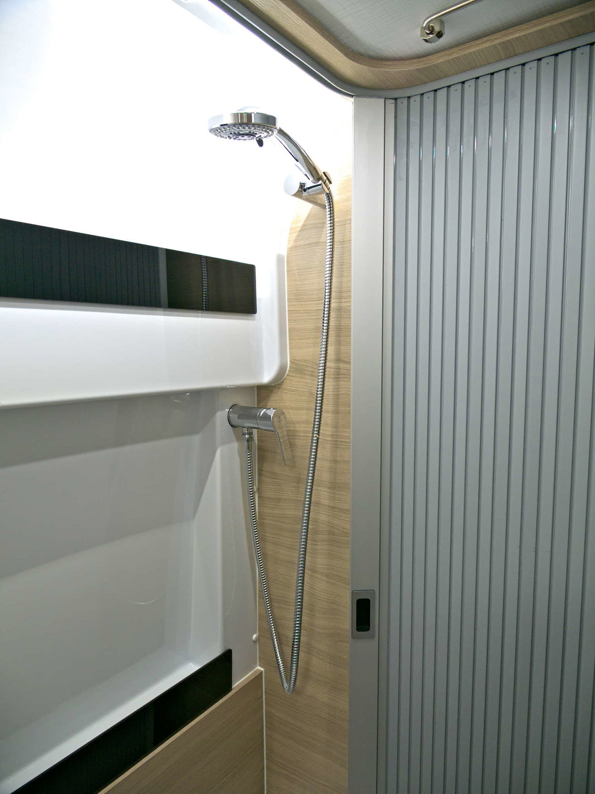 Forster Flip FV 599 VB5 (2025) Dusche Caravan Salon 2024