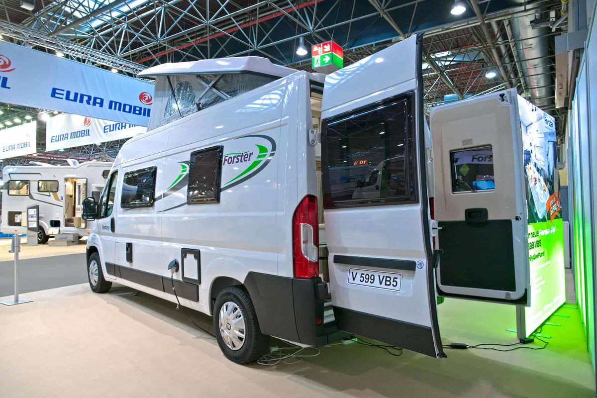 Forster Flip FV 599 VB5 (2025) Außenansicht Caravan Salon 2024