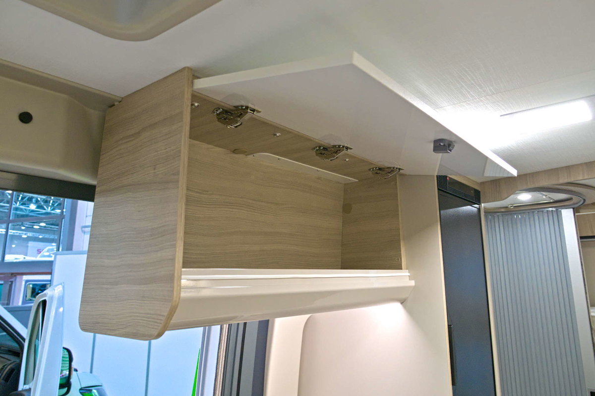 Forster Flip FV 599 VB5 (2025) Hängeschrank Caravan Salon 2024