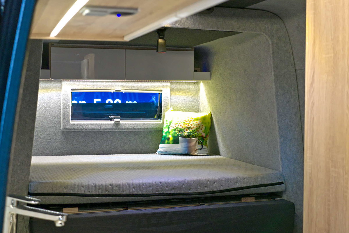 StarVan Cuiser 2025 Bett Caravan Salon 2024