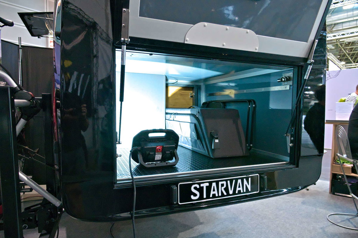 StarVan Rebel 4x4 2025 Heckgarage Caravan Salon 2024
