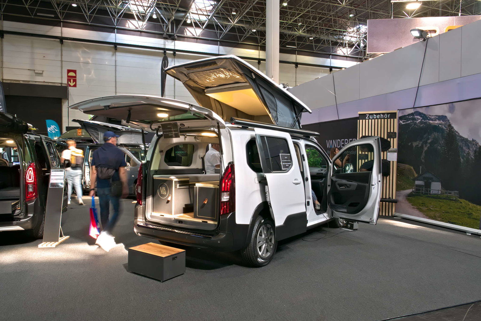 Vanderer One (2025): kompakter Mini-Camper mit modularem Aufbau und Schlafdach