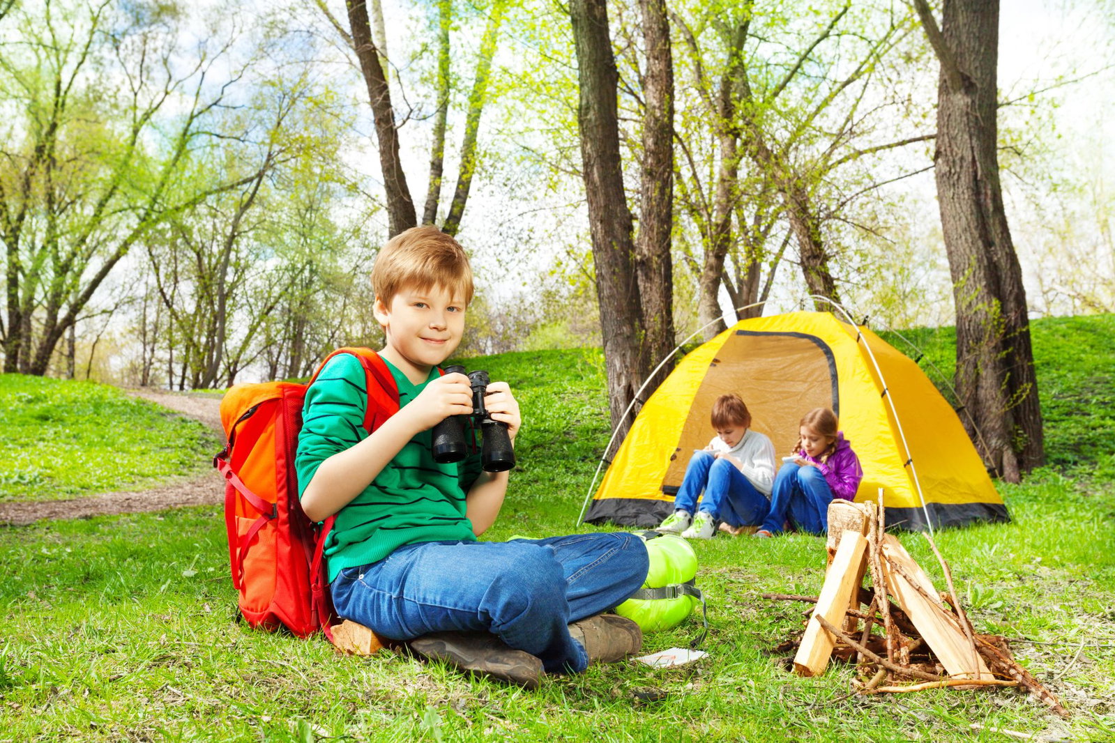 Immer in Kontakt: Diese Walkie Talkies vom Discounter sind perfekt für kleine Camper und Abenteurer