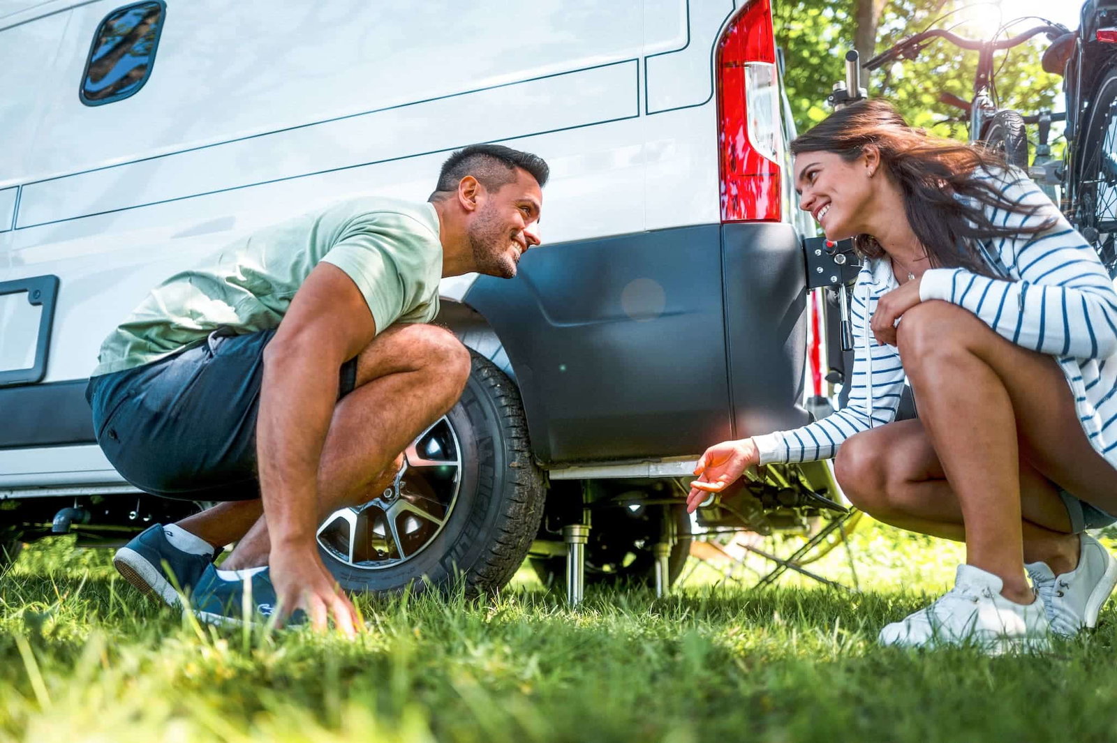 Schluss mit Gewackel: Diese Hightech-Stützen bringen deinen Campervan perfekt in Waage – jetzt zum Sommerpreis!