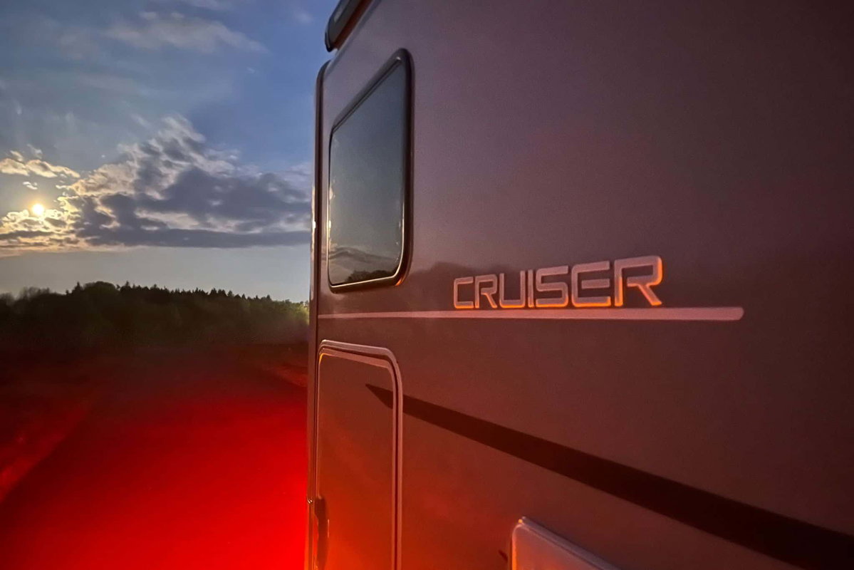 LMC Cruiser T740EL (2026) - Schriftzug außen