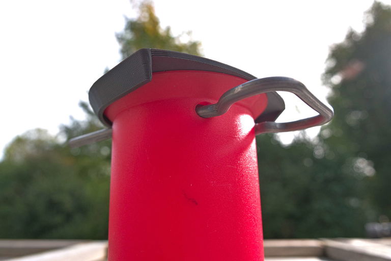 Gasflaschen-Schutzkappenhalterung für Gaskasten und Heckgarage – entwickelt und gedruckt von Campern für Camper