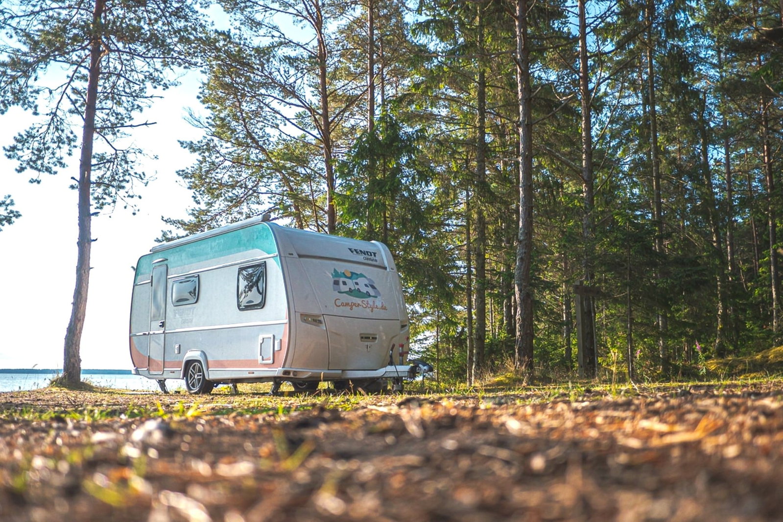 Checkliste für Wohnwagen & Wohnmobile: Deine komplette Camping Erstausstattung 2026