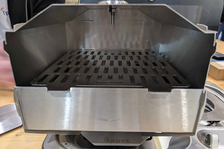 Beim Camping Pizza backen? Der Horst Camping-Backofen von Grove machts möglich