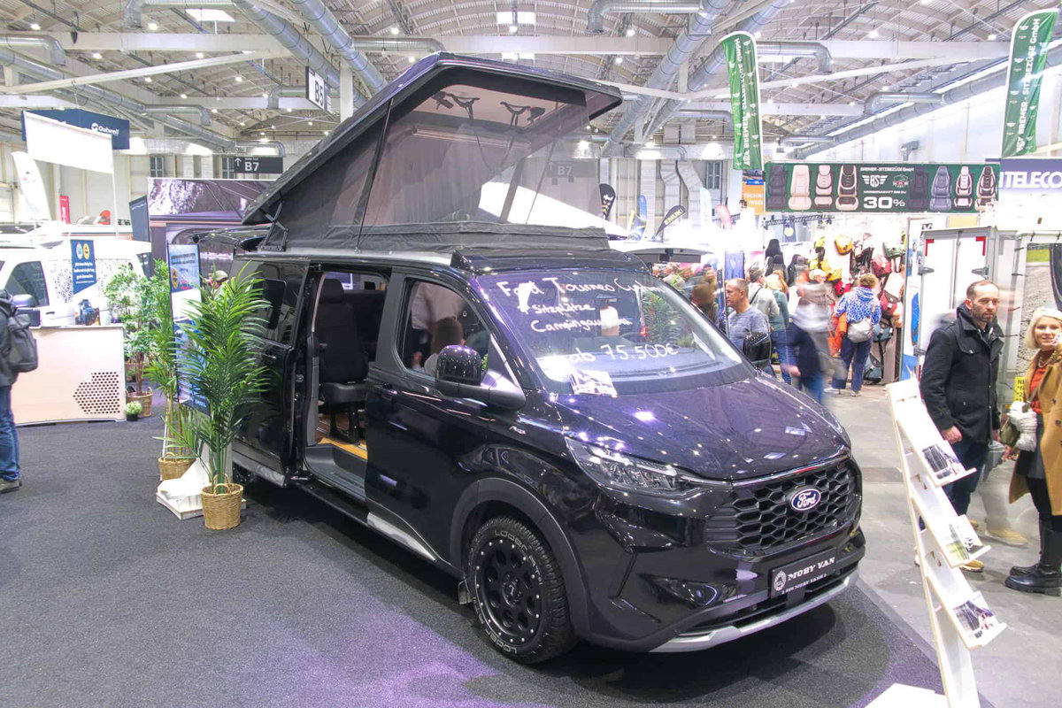 Moby Van Fordinand auf der REISEN & CARAVANING Hamburg 2026 - Außenansicht