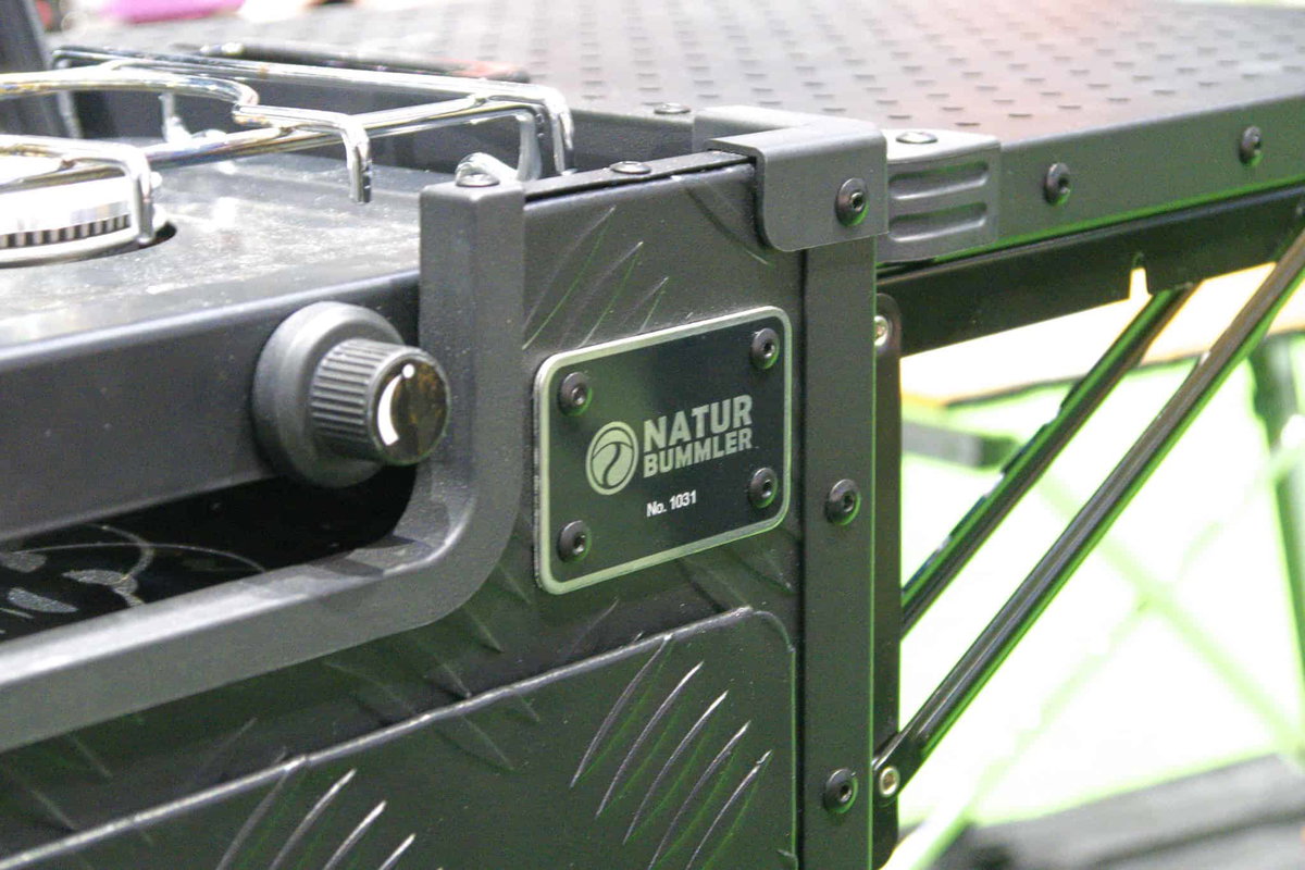 Naturbummler CompactCook+ 2.0 Campingküche auf der REISEN &amp; CARAVANING Hamburg 2026 - Nahaufname Logo