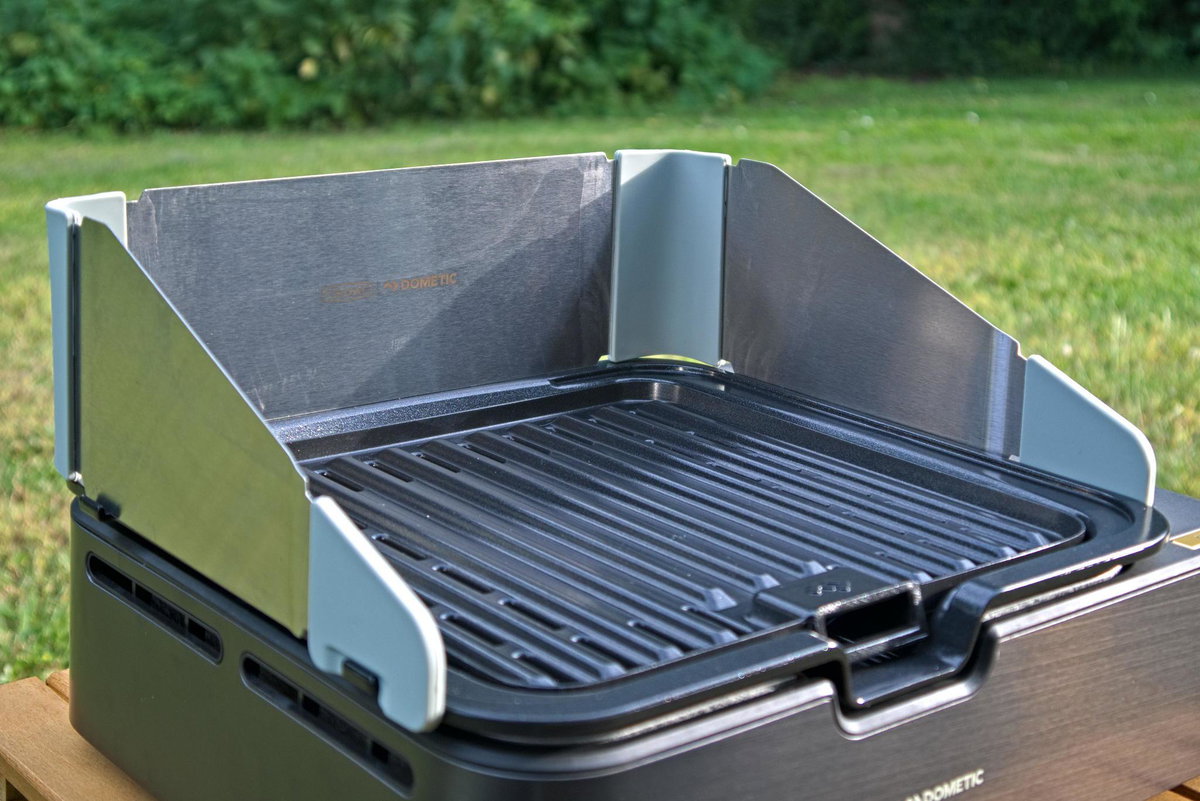 CADAC | Dometic Van Cook Pro FFD: Grill mit Windschutz.