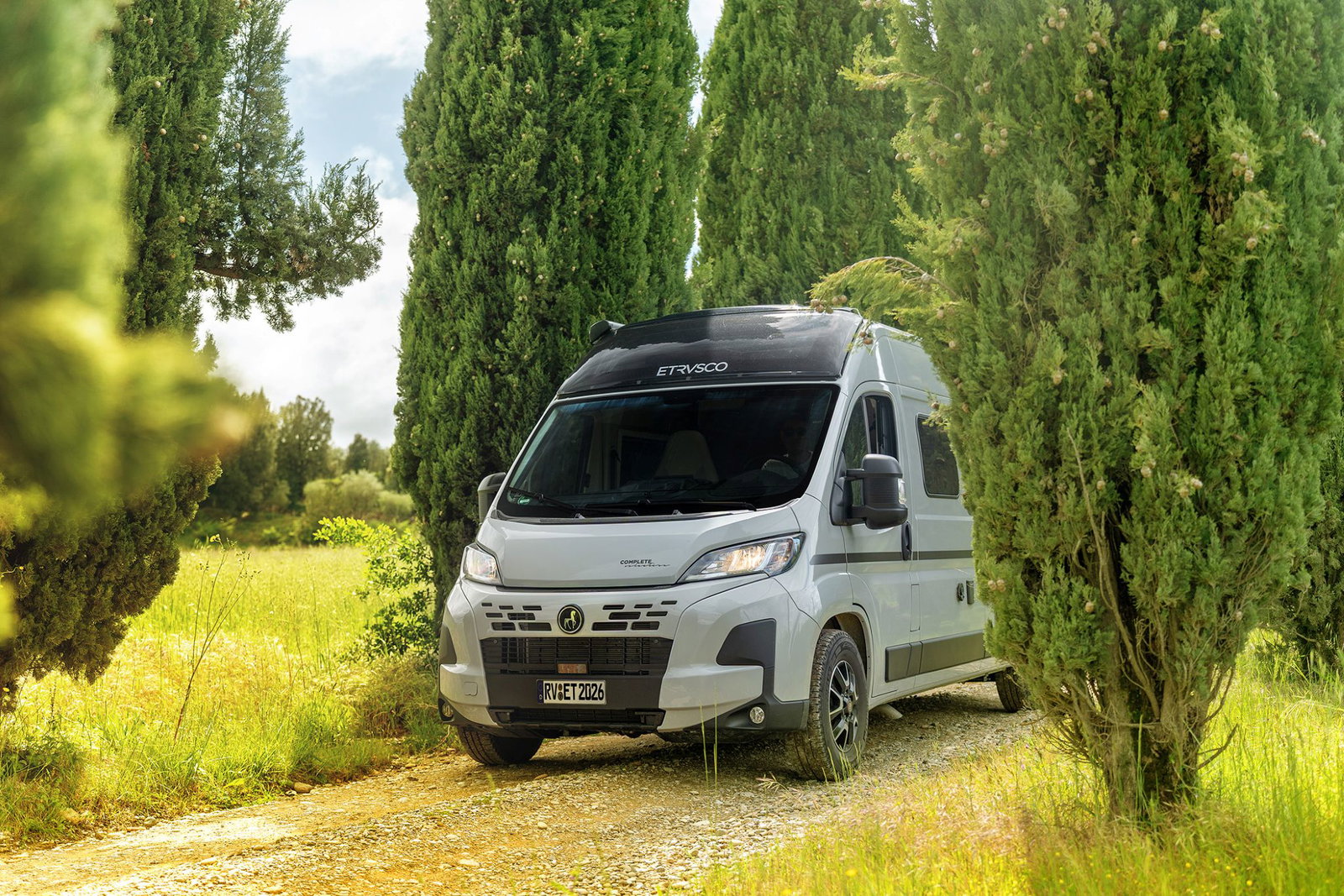 Etrusco CV 640 PB+ (2027): Mehr Raumgefühl im Campervan dank Skyview und elektrischem Hubbett