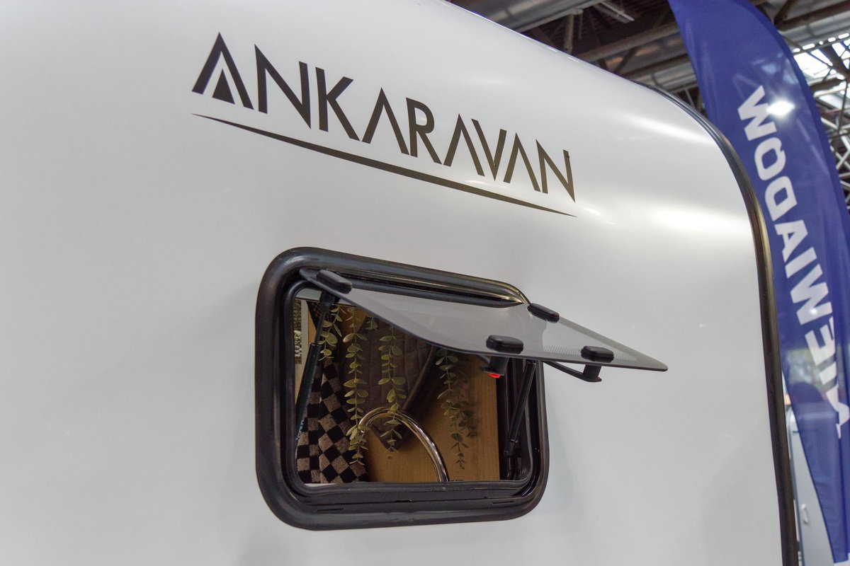 Ankaravan Mini 270 Ausstellfenster