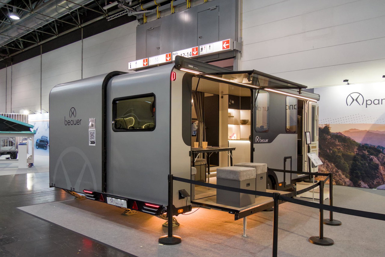 Beauer X6 auf dem Caravan Salon 2026: Außenansicht.