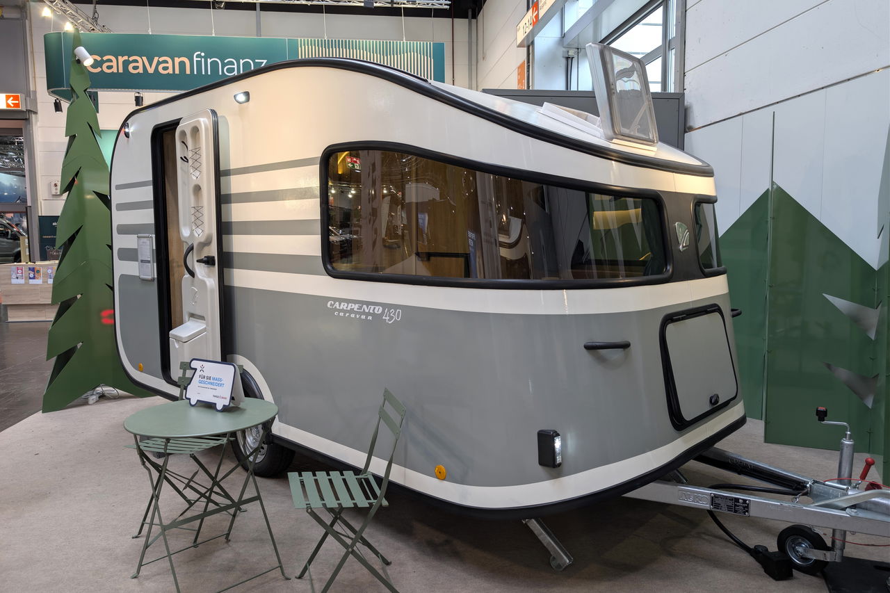 Carpento 430 D (2027): Kompakter Mini-Wohnwagen für Familien im Retro-Design