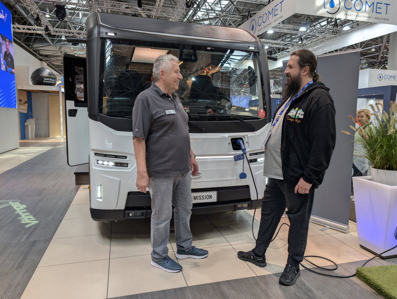 Sebastian und Michael Schöninger auf dem Caravan Salon 2026