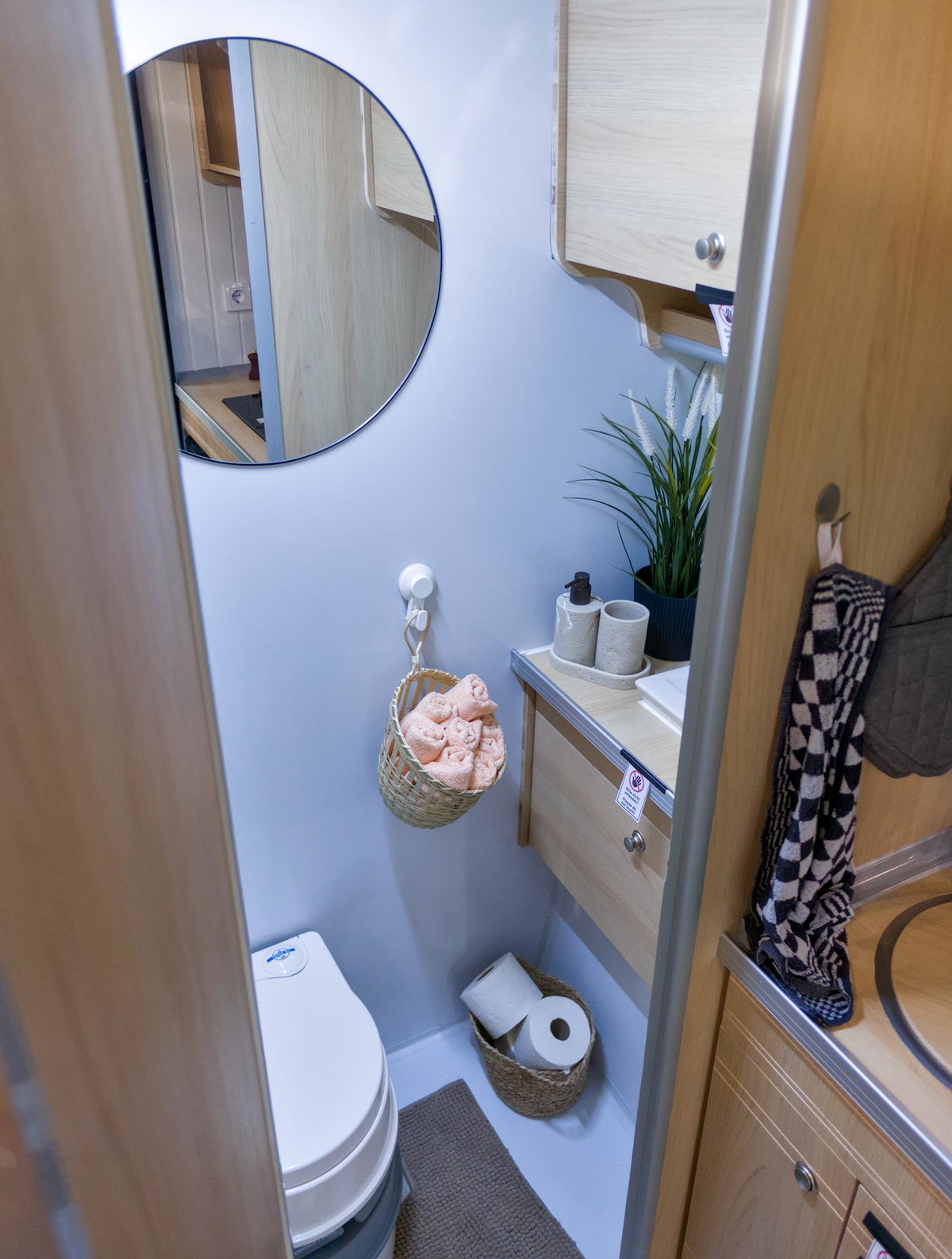 Ankaravan Mini 270 Bad mit Toilette und Dusche
