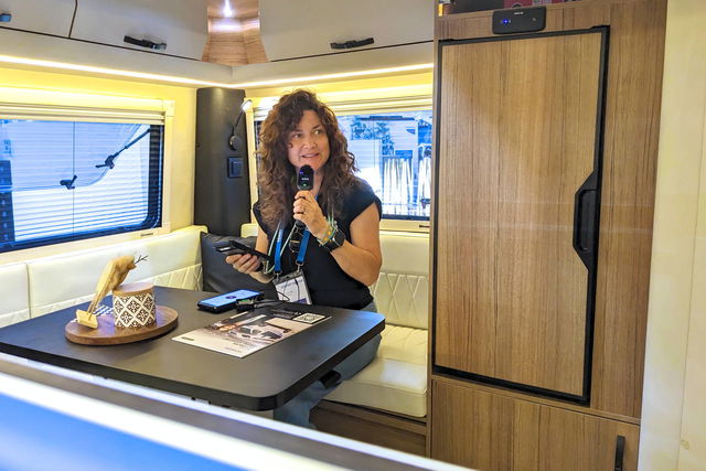 Caravan Salon live: Hotomobil Ronin XL – Der Monocoque-Camper auf Fiat Scudo, Opel Vivaro & Citroen Jumpy