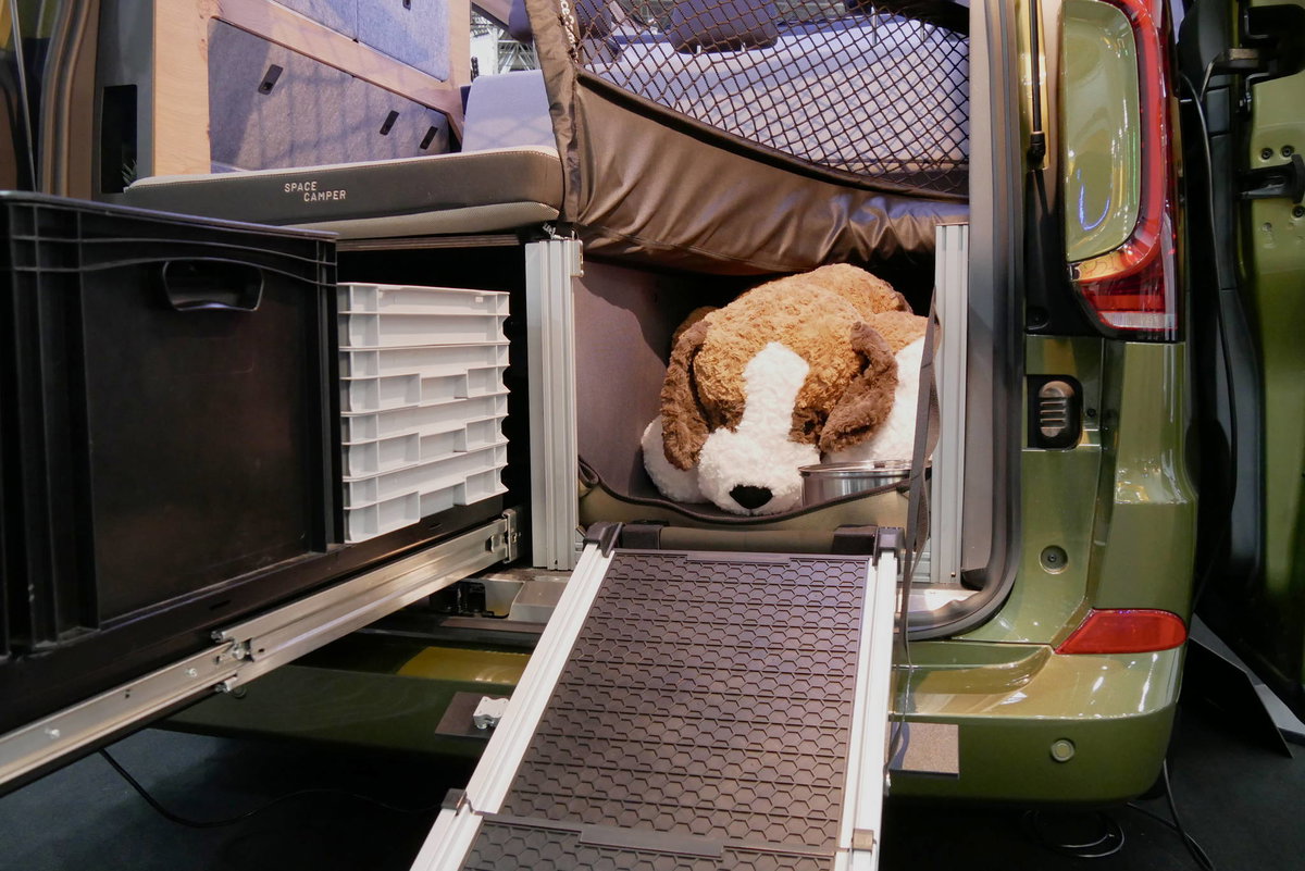 SpaceCamper (VW): Hundezimmer